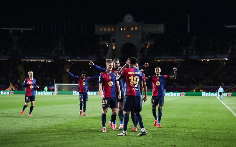 Barcelona bước tiếp tại đấu trường Champions League