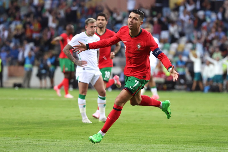 Ronaldo miệt mài cống hiến cho ĐT Bồ Đào Nha